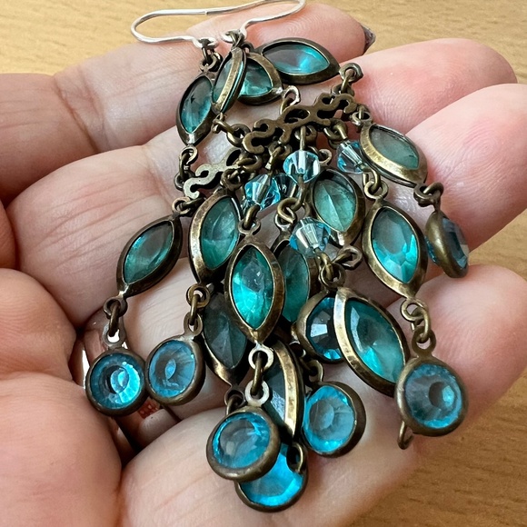 VINTAGE BLUE TEAL GLASS CRYSTAL RHINESTONE LONG DANGLE DROP CHANDELIER EARRINGS - Picture 11 of 16